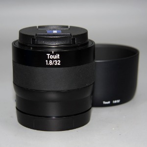 자이스 ZEISS Touit 32mm f1.8 [소니 E-mount]